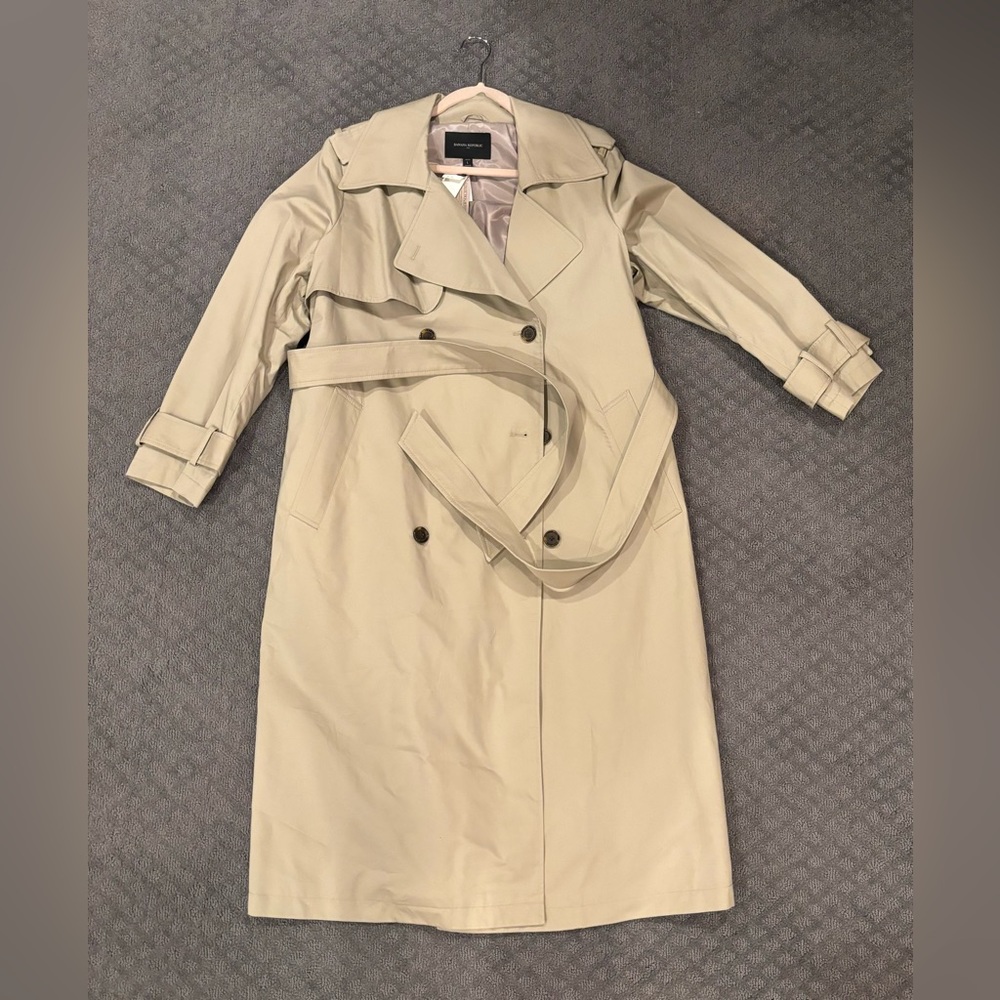 NWT Banana Republic trench coat L Petit